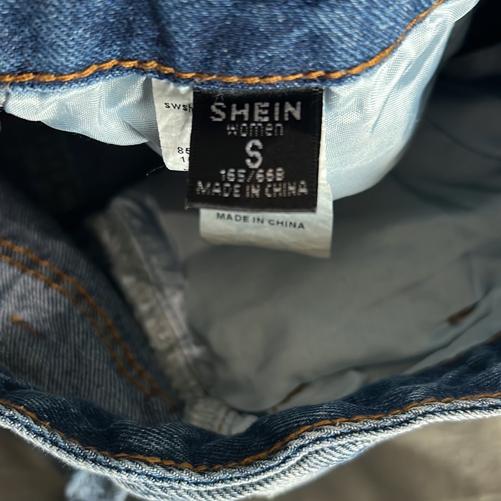 Denim shorts - Picture 5 of 6